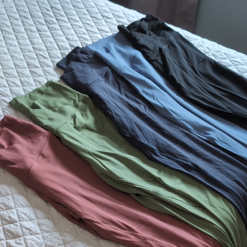Aerie Women's Leggings Set - Pink, Green, Blue, Black - Picture 2 of 3